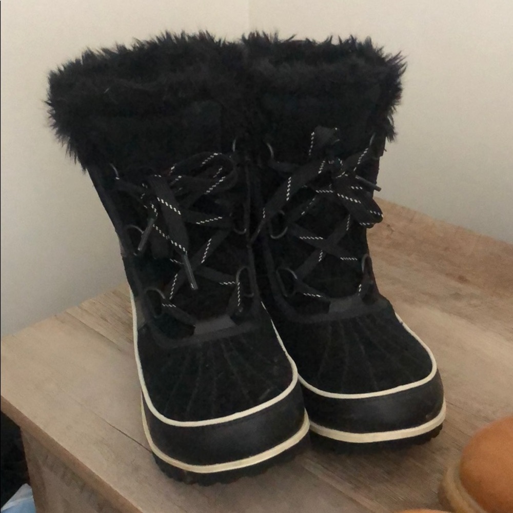 Sorel snow boots size 7